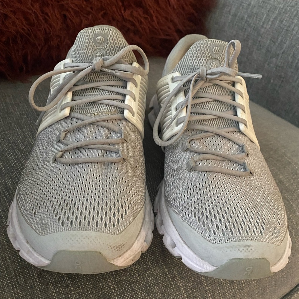 On Cloud Cloudswift womens running shoes